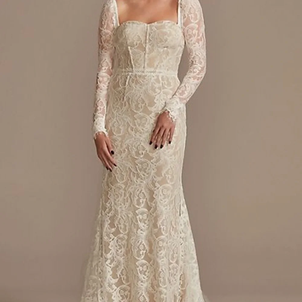 David’s Bridal Wedding dress - Picture 2 of 6
